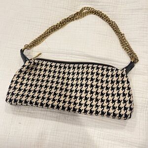 Stylish Black and Cream Houndstooth Bag